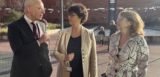 Ontvangst Minister Bruijn door Mooimaasvallei, Pauline Terwijn en burgemeester Marieke Moorman